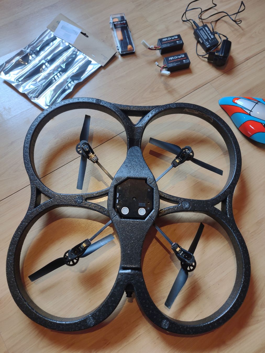Parrot RC Kits de montage: AR Drone 1.0 – D'occasion à Cormoret par Manuel.E 3