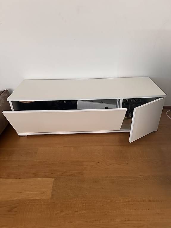 Kommoden: Kommode / Lowboard – Gebraucht aus Zürich von artflck