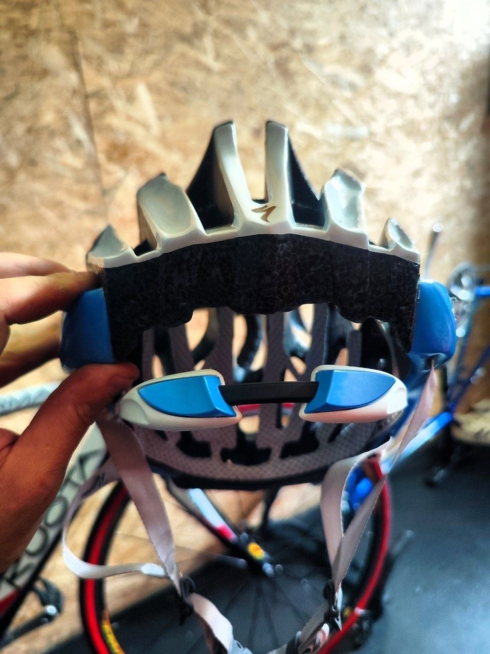 Specialized Caschi: Specialized S-Works 2D Cycling Helmet Medium Used – Usato da Grindelwald venduto da vla_z6zz 2