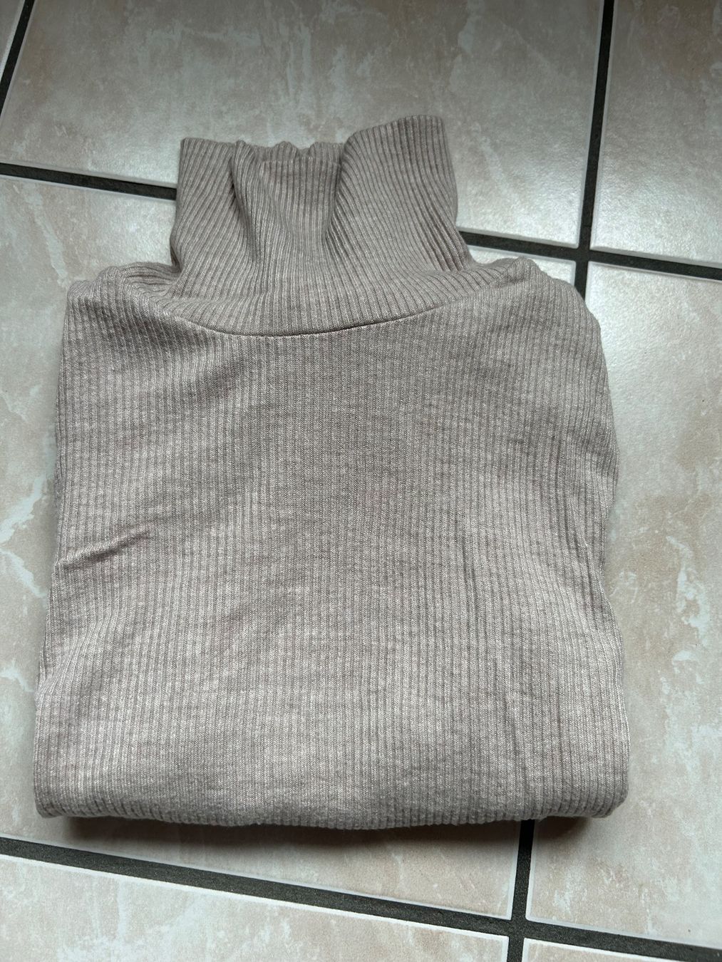 Stradivarius Pullover & Sweatshirts: Pull Stradivarius – Gebraucht aus Courrendlin von loko2910