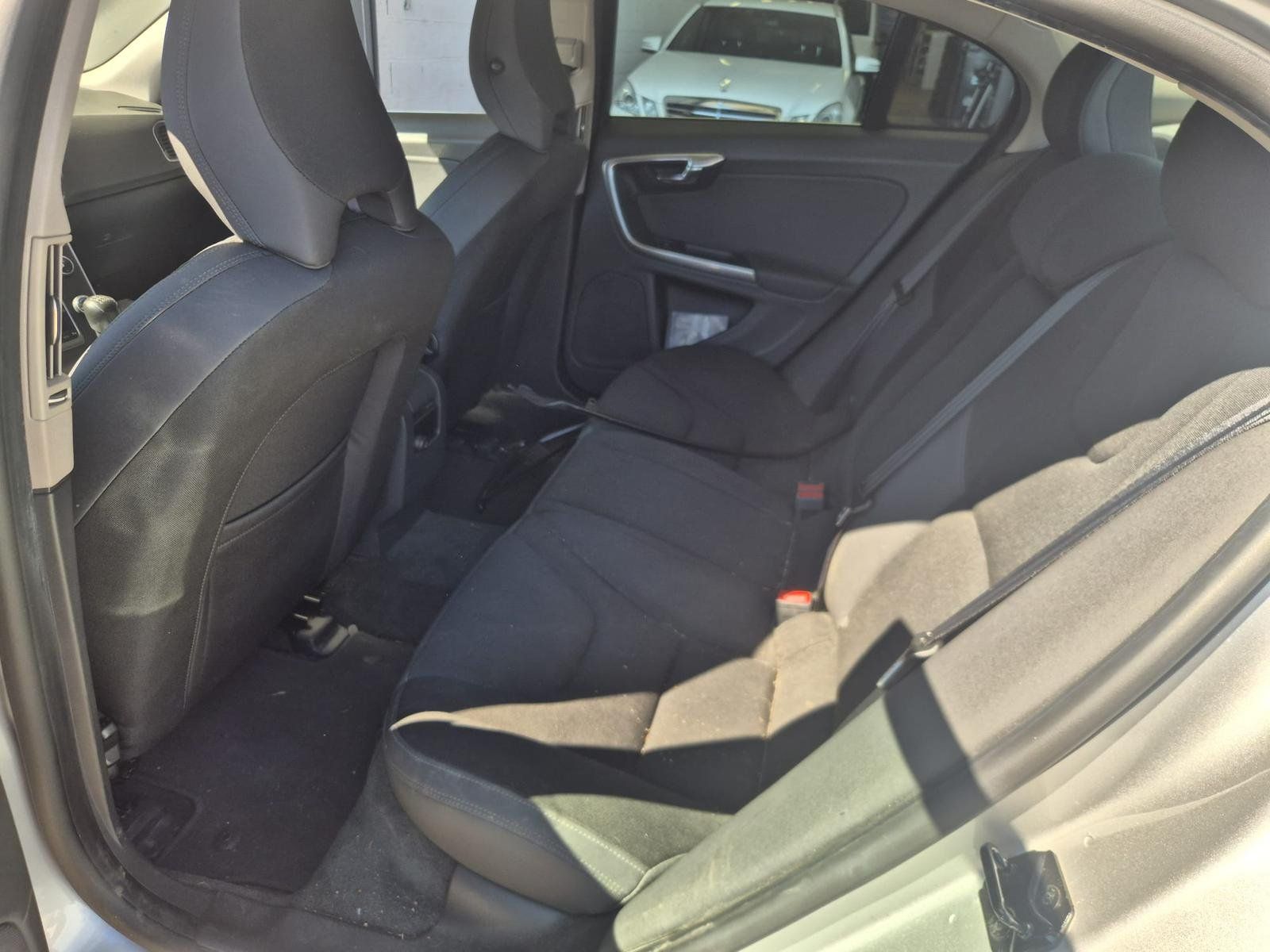 Volvo Automobili: VOLVO S60 D3 – Usato da Aclens venduto da sobacopeludo 1