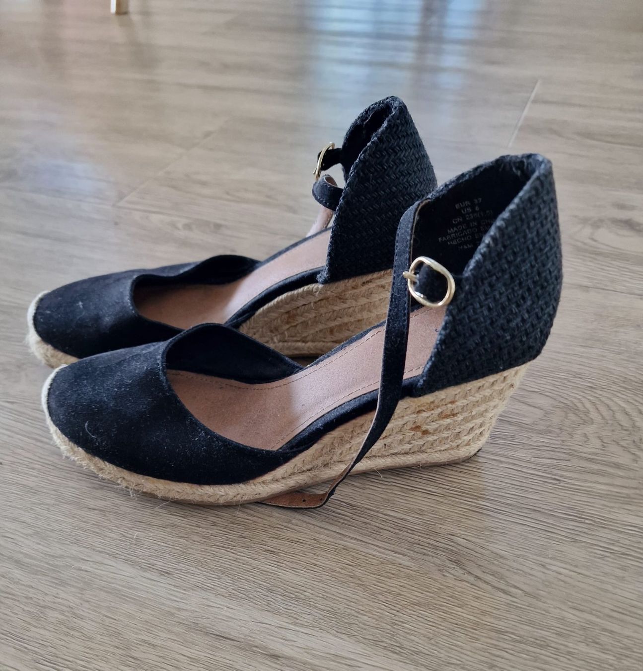 H&M Chaussures femmes: Sommer schuhe 37 HM – D'occasion à Seftigen par G00 1