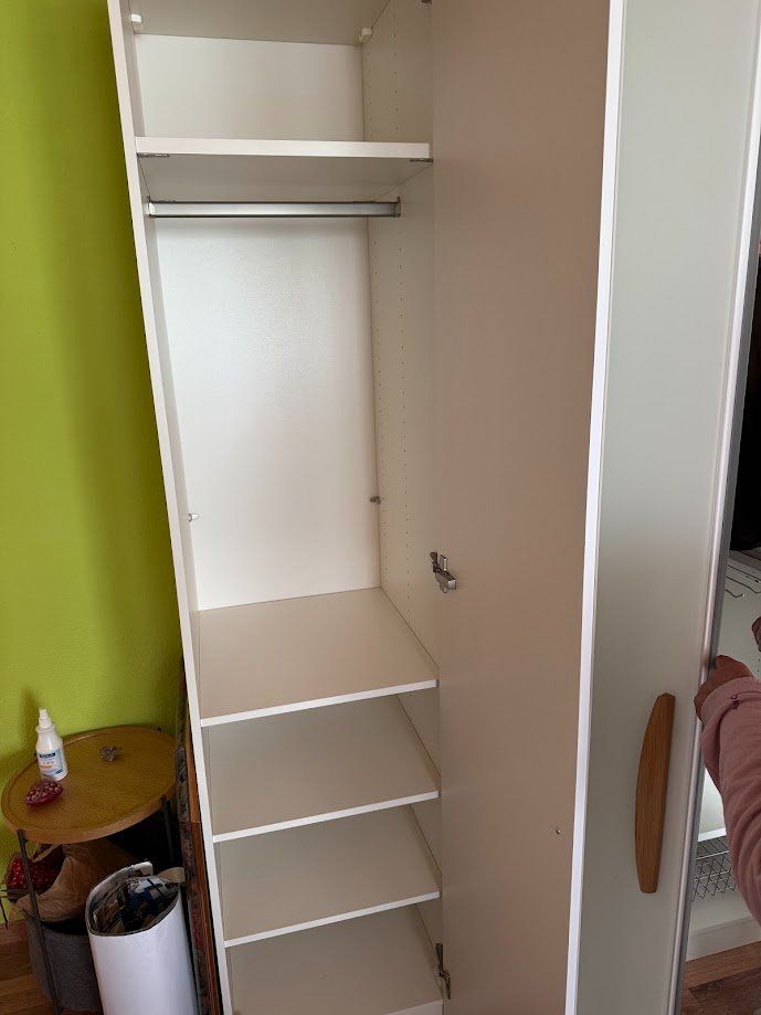 Livique Armadi: Livique Kleiderschrank – Usato da Richterswil venduto da mapat 4