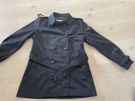 Schwarzer Burberry Trenchcoat, Modell Mottram