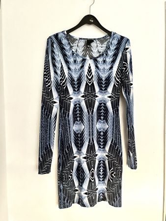 NEU! FUTURISTIC LANGARMKLEID GR. 36