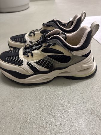 Buffalo Sneaker, Grösse 43, neuwertig, trendig für Frühling!