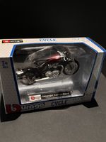 Bburago Triumph Bonneville Bobber 1/18 boxed motorcycle