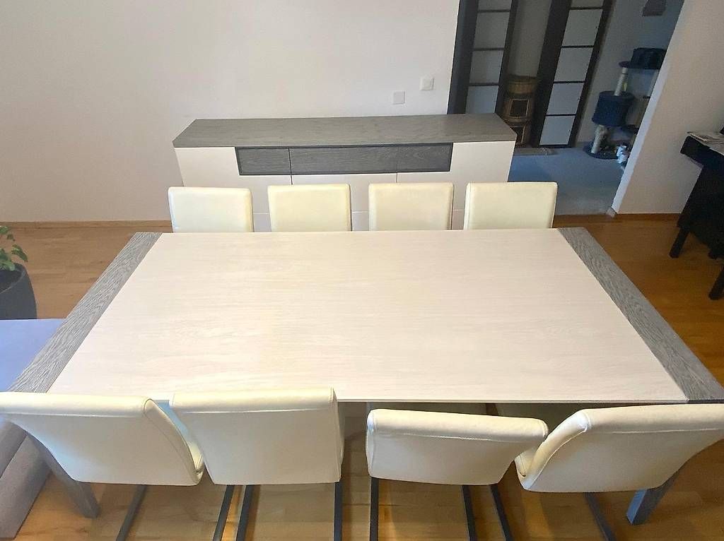 Set di tavolo e panche: Table et buffet en granit avec 8 chaises offertes – Usato da Vufflens-la-Ville venduto da mar_xv8k