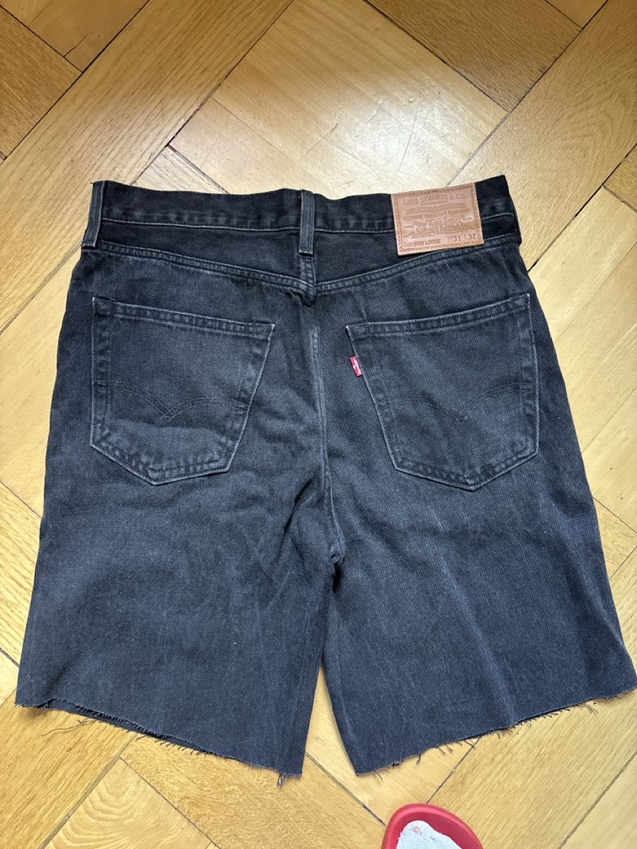 Levi's Jeans: Levis Shorts – Usato da Bern venduto da Lydiixa 1