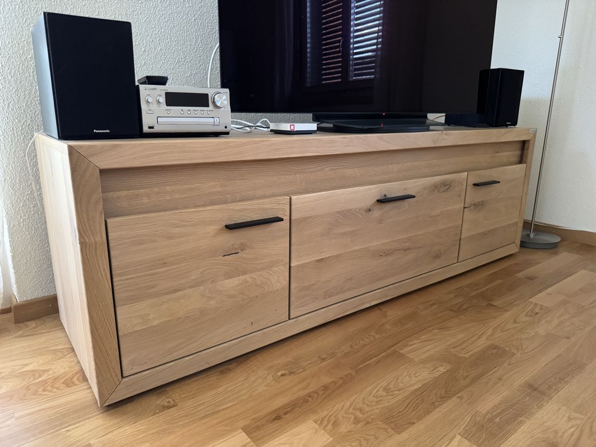 Meubles TV: schönes Sideboard Eiche mit Beleuchtung super Zustand – D'occasion à Frauenfeld par mon_b6jv 1