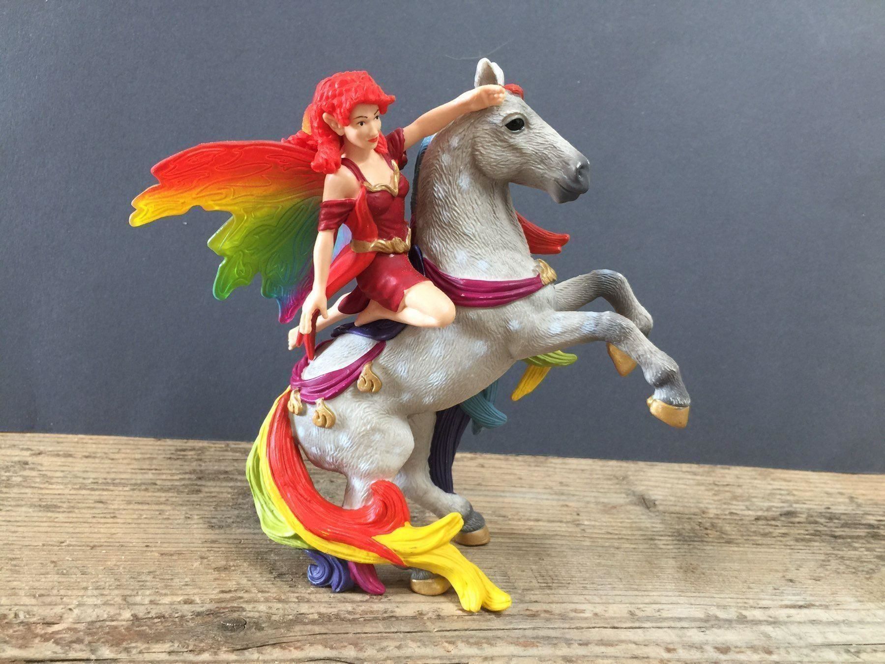 Schleich Statuette: Schleich Amisi Regenbogenelfe Bayala Regenbogen steigend – Usato da Ennetbaden venduto da mapa05