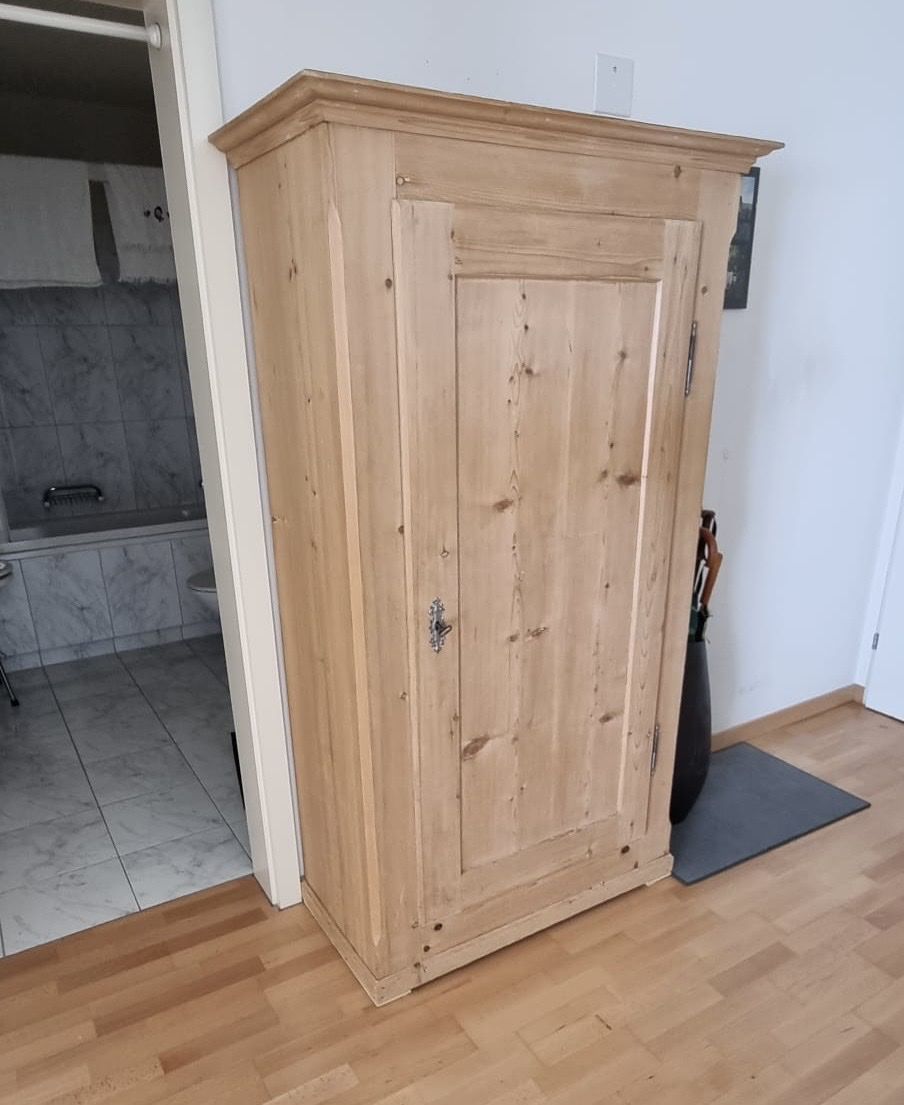 Armadi: Bauernschrank – Usato da St. Gallen venduto da GraceSchatz