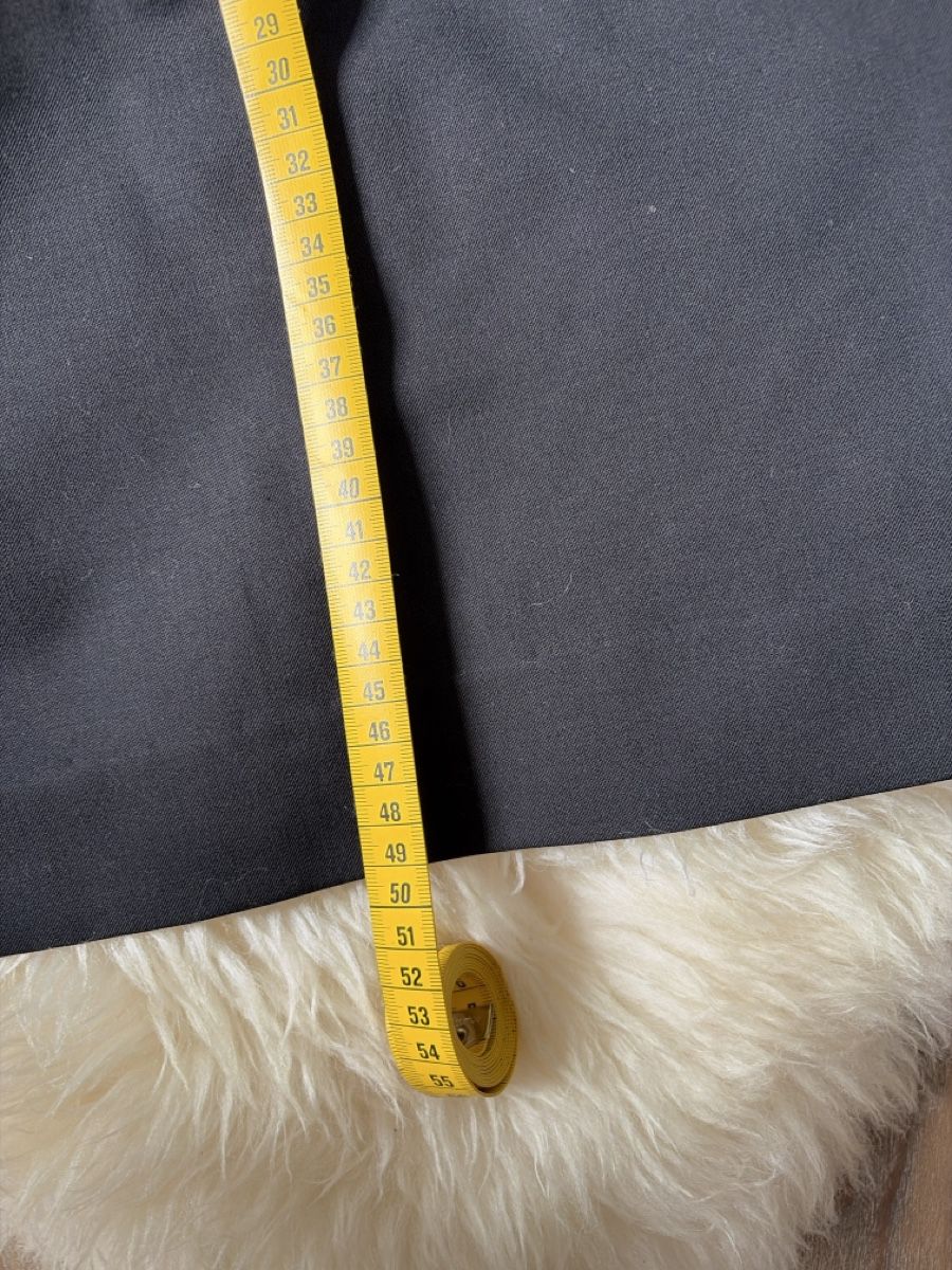 Chanel Gonne: Schwarzer Chanel Uniform Rock, Grösse 38! – Usato da Murten venduto da februari 4