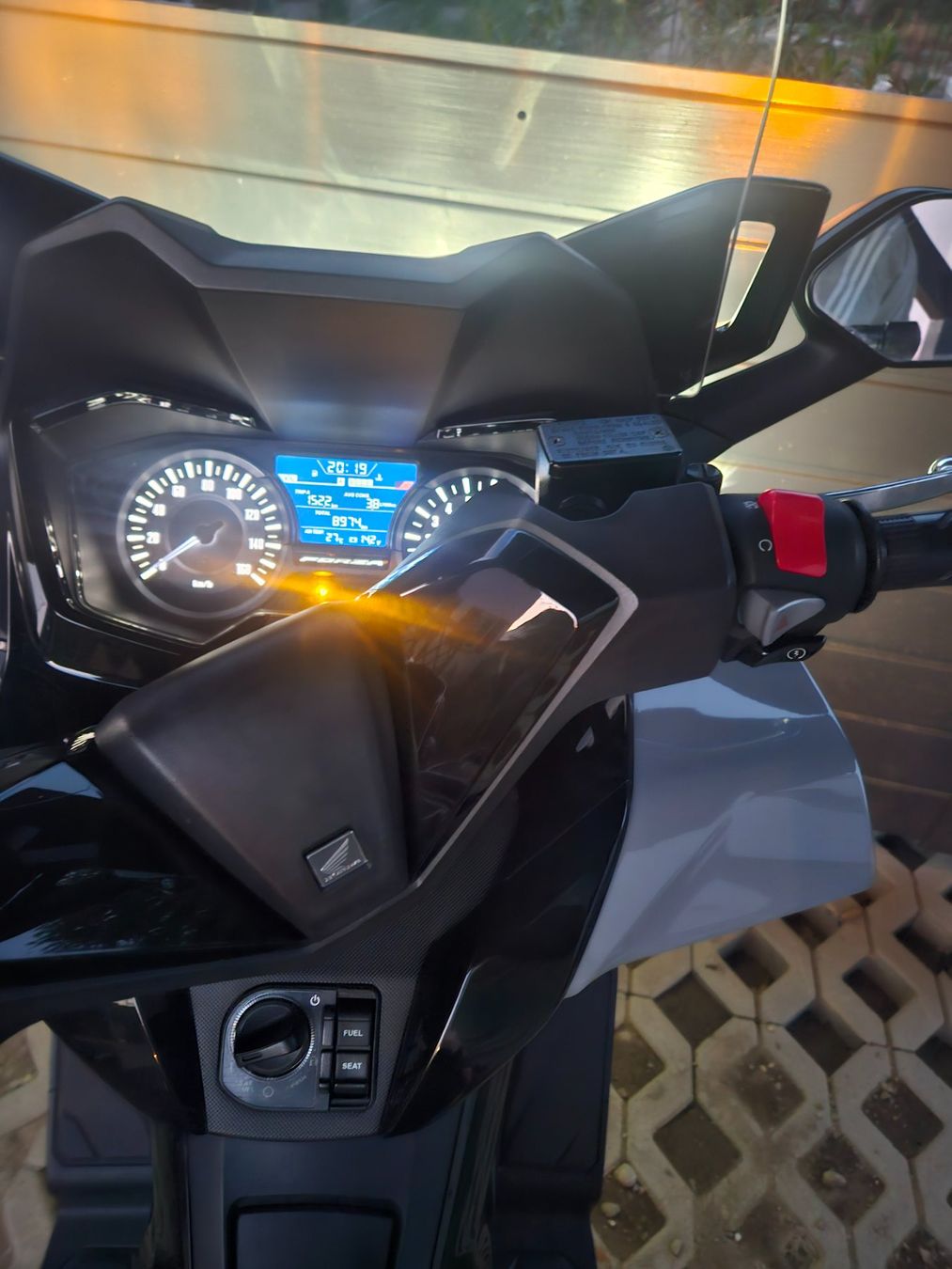 Honda Scooters: Scooter Grey Used Honda 300 – D'occasion à Luterbach par Jeye 4