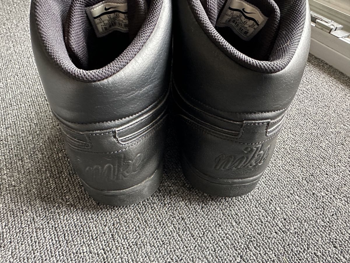 Nike Scarpe da uomo: Nike Ebernon Mid Air Force homme taille 45 noir – Usato da Bulle venduto da LeMoleson 2