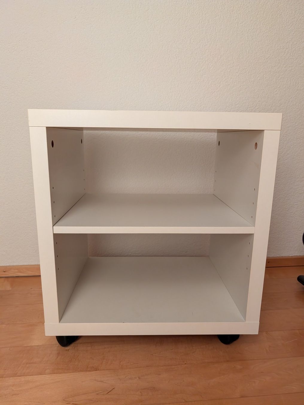 Ikea Étagères: Regal auf Rollen weiss – D'occasion à Stäfa par Fabienne..