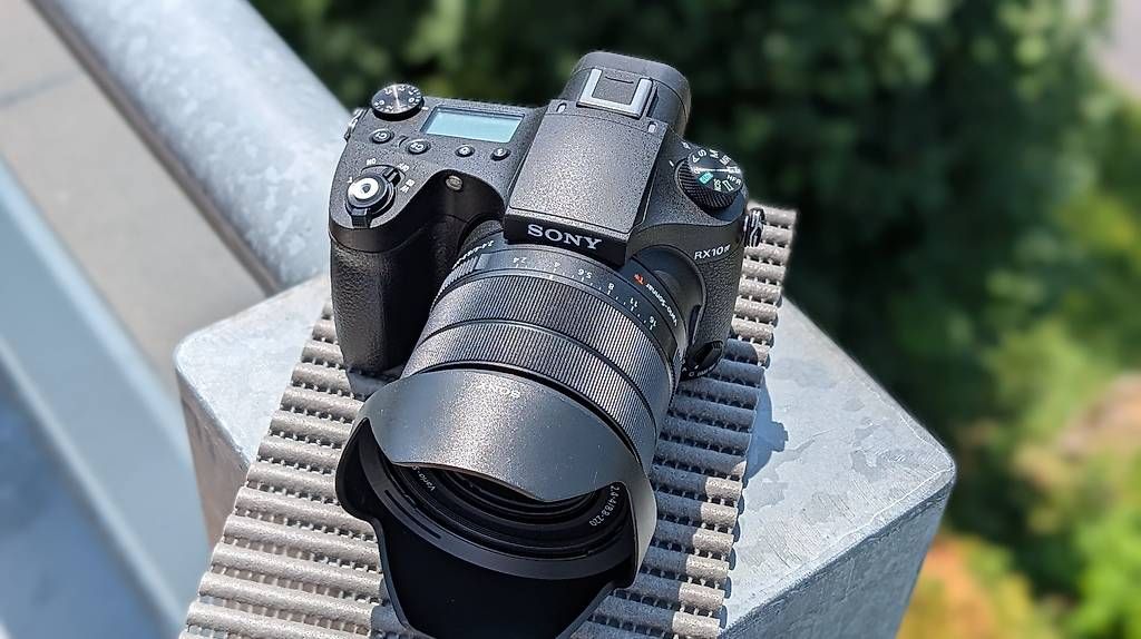 Sony Fotocamera: Sony RX10 M4 – Usato da Menzingen venduto da S.F.T 1