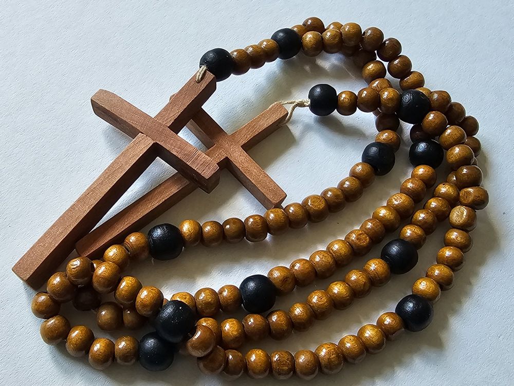 Schwarzer Steinperlen Rosenkranz Nazareth Store Hämatit Rosenkranz - Schwarze Steinperlen Mit St. Michael Medaille Kreuz Rosenkranz