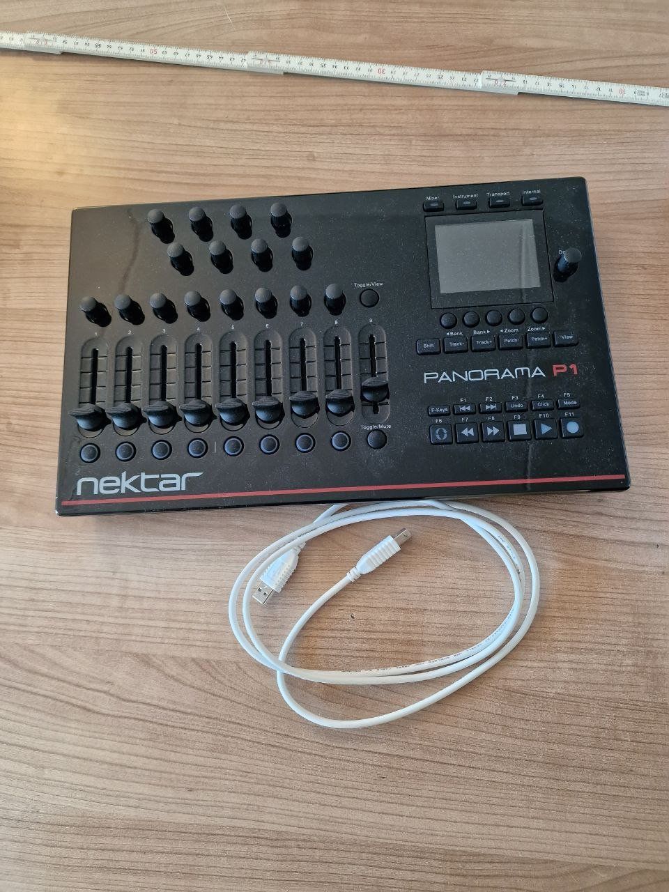 Console di mixaggio: Nektar Panorama P1 / DAW Controller – Usato da Eschenbach SG venduto da Hoerbys 1