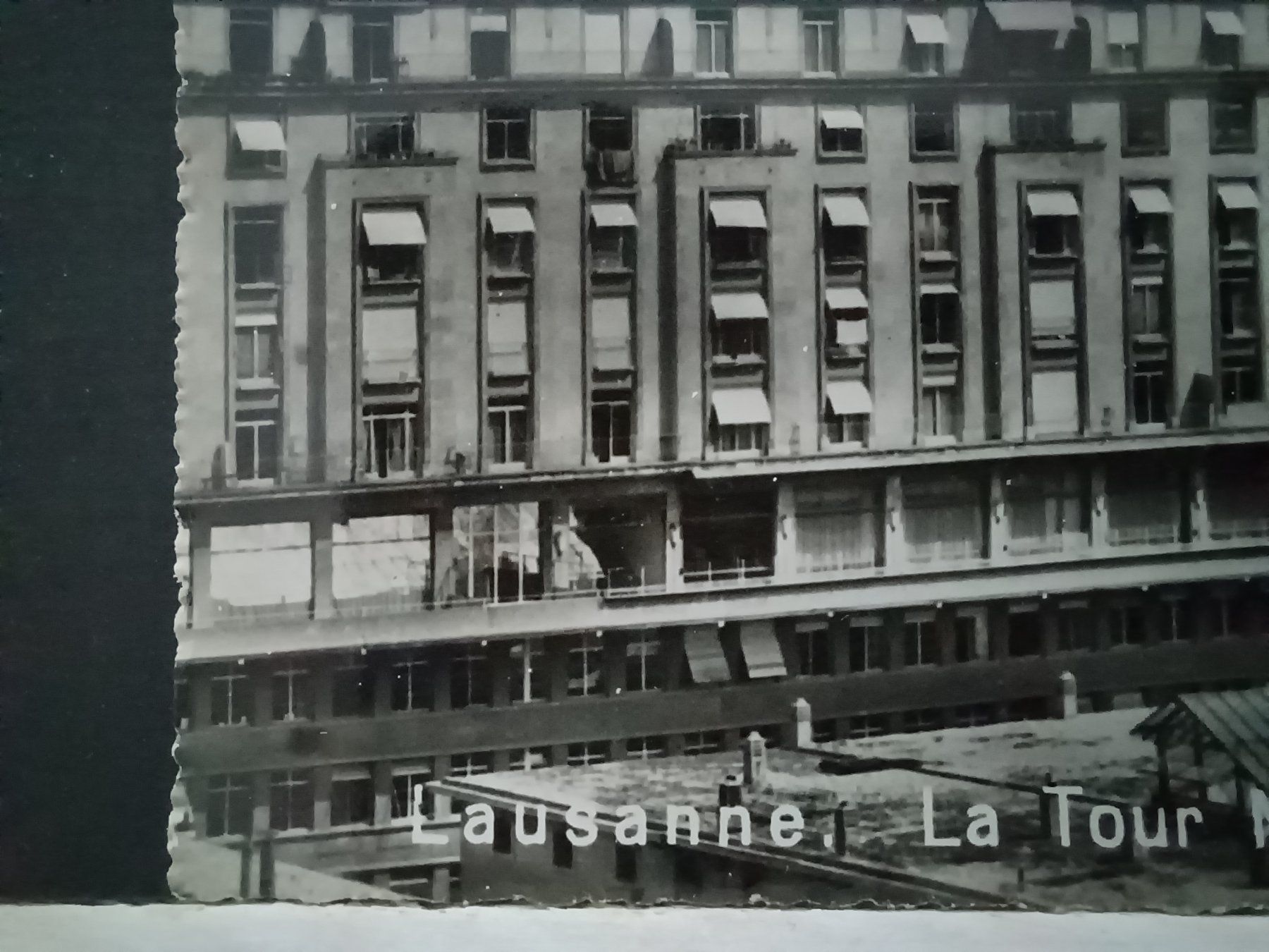 Cartoline postali: VD, Lausanne, La Tour Métropole, Oldtimer – Usato da Aarau Rohr venduto da mgvw 2