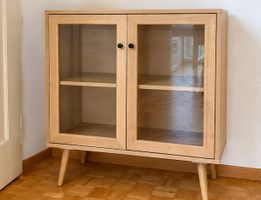 Vitrine ALBANY – Hellbraun / Eiche – Glastüren