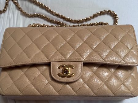 Chanel Classic Flapbag Calfskin Beige