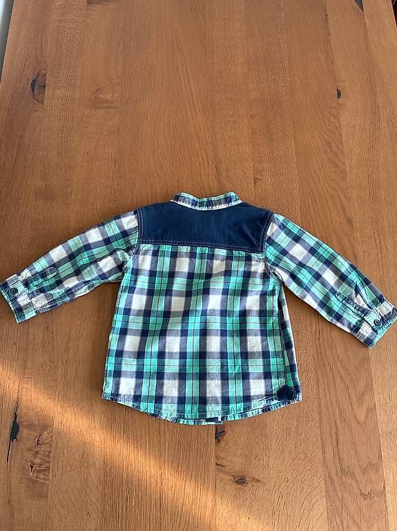 Camicie, Top & T-shirt: Hemd H&M Gr.80 Junge – Usato da Sempach Station venduto da gradientgolden 3