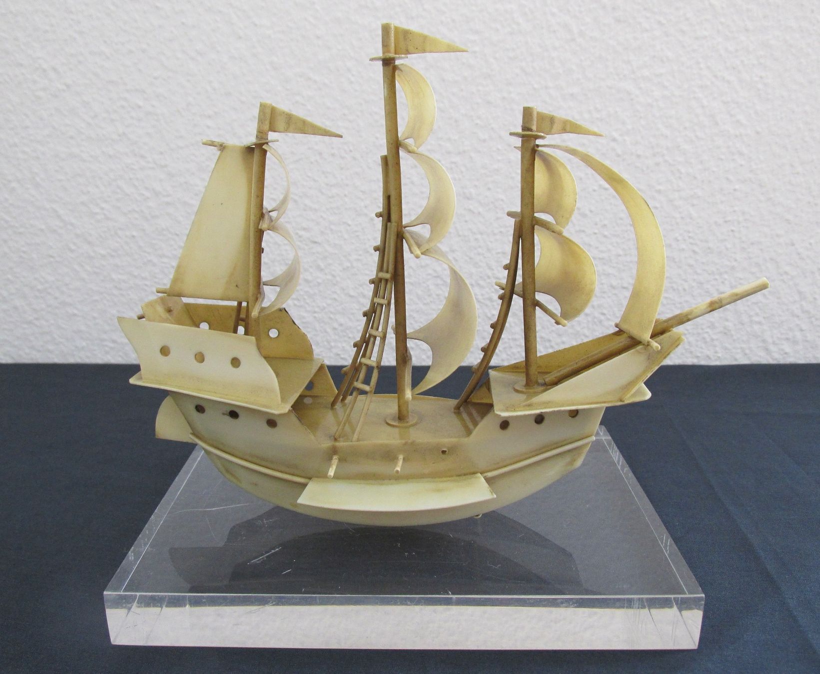 Alle Dekorationen: maritime Dekoration: Bakelit Schiffsmodell, Vintage – Gebraucht aus Winterthur von mat_q5d5 1