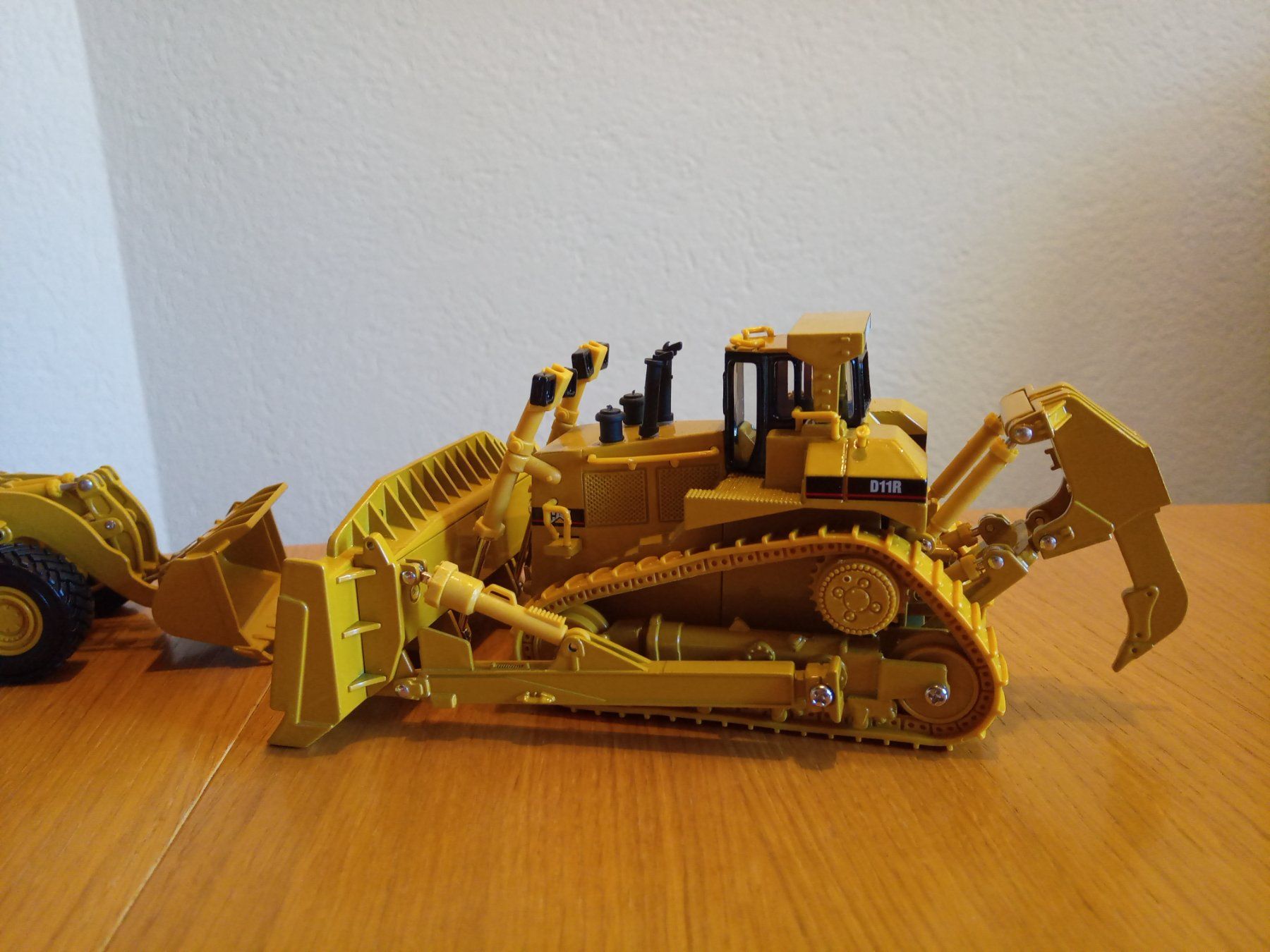 Caterpillar Kit di modellismo & Modellini statici: Caterpillar Modelle 980G und D11R – Usato da Hüttlingen venduto da chrastone 2