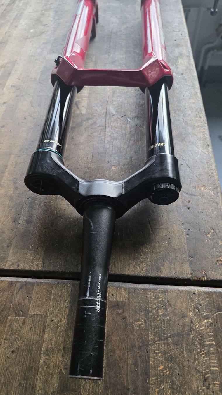 Rockshox Pièces détachées: Rock Shox Zeb Ultimate 3.1 170mm 29" – D'occasion à Flawil par orange66 3