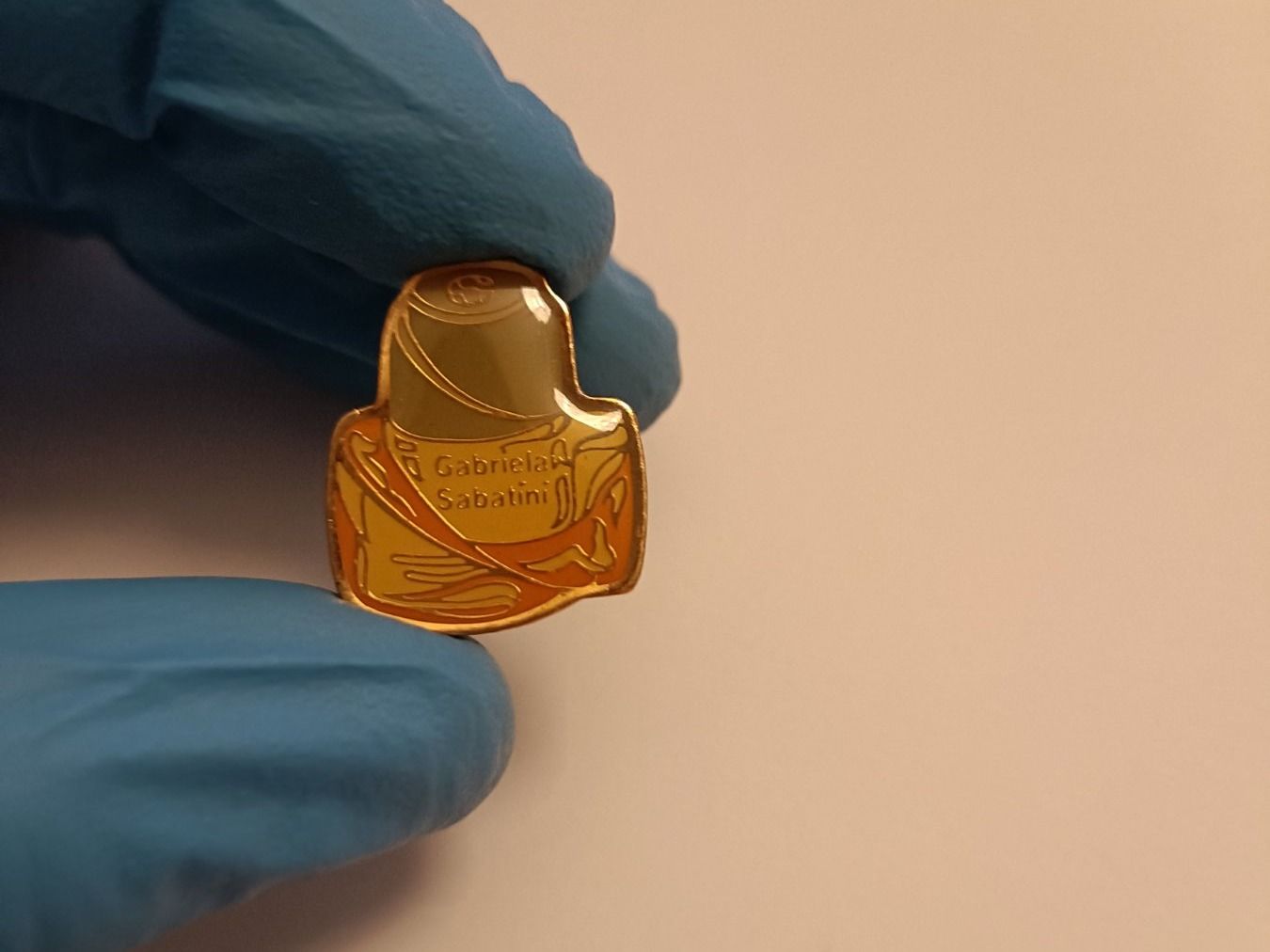 Placchette & Badge: Pin Gabriela Sabatini - Box 31 – Usato da Köniz venduto da Pinscollect 1