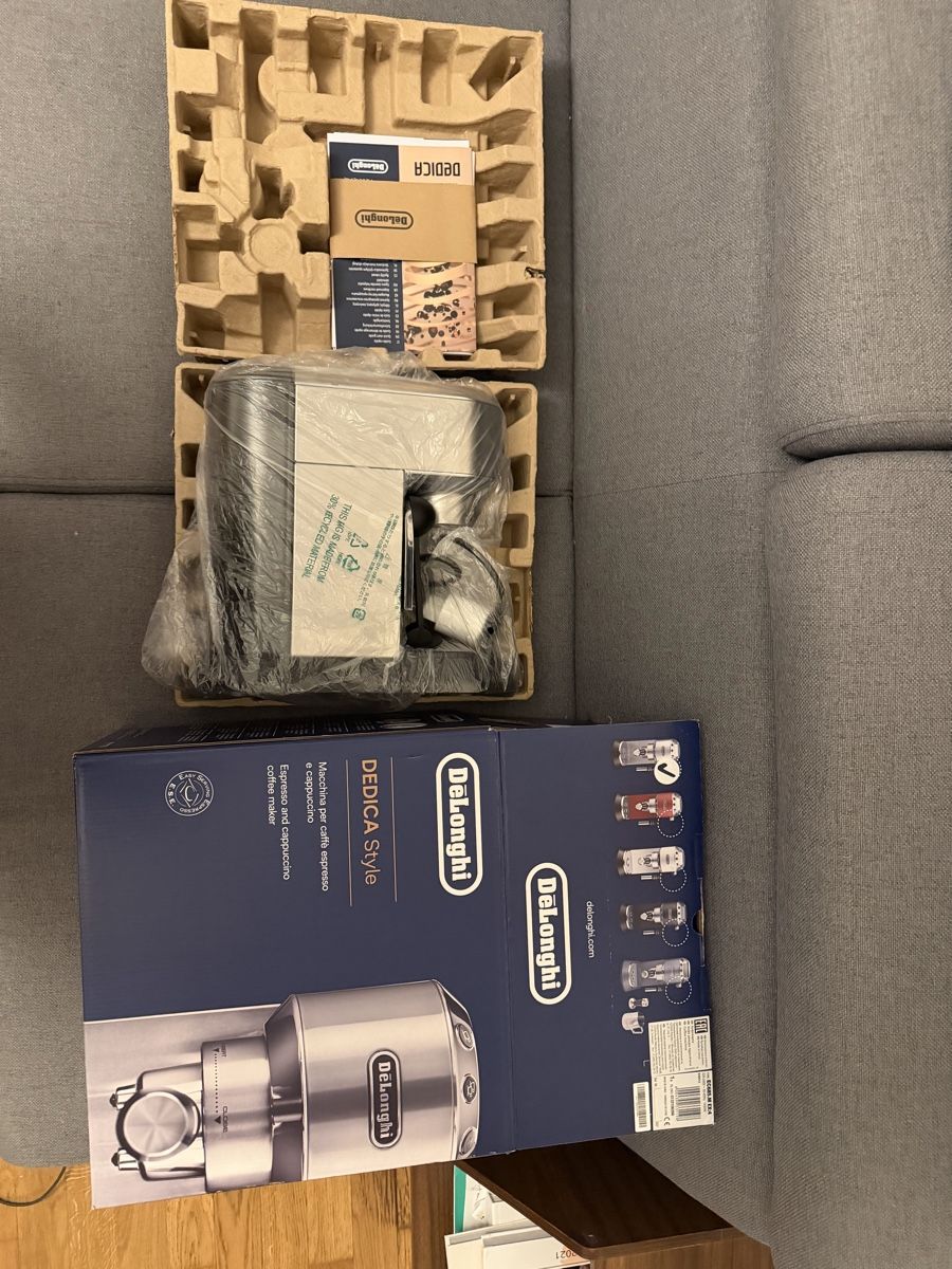 De'Longhi Macchine per caffè & Macchine per espresso: Macchina per caffé DeLonghi Dedica Style con accessori – Nuovo (secondo la descrizione) da Zürich venduto da ern_5jv6 4