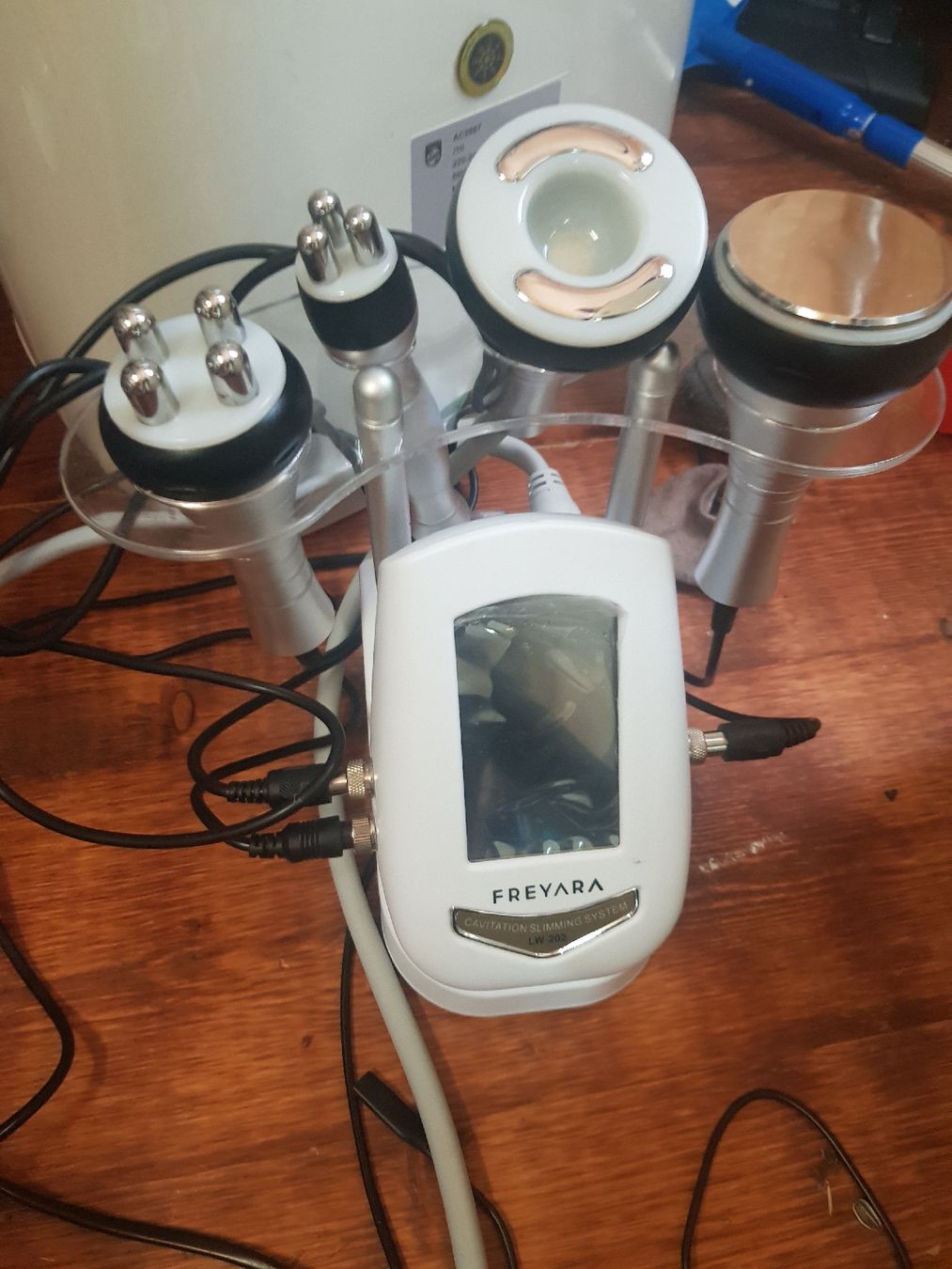 Dispositivi per massaggi: 40K Slimming Machine Für Cellulitis – Usato da Zihlschlacht venduto da Sun25