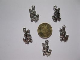 7 Schmuckanhänger metall, Hase mit Blume