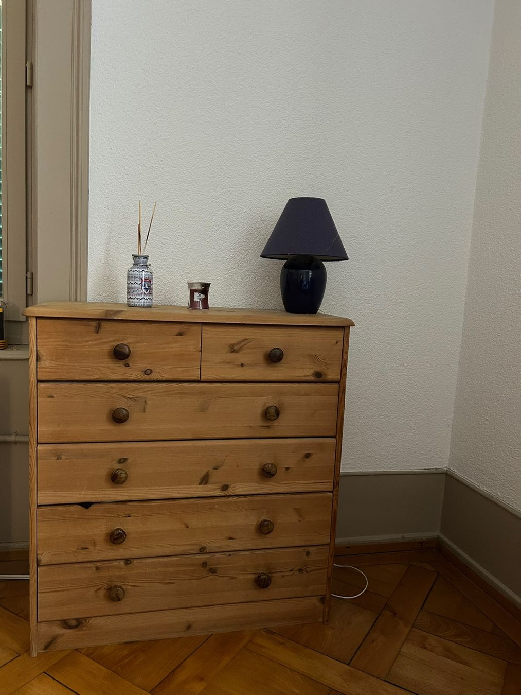 Cassettiere: Commode en bois pin 6 tiroirs bon état – Usato da Biel/Bienne venduto da ala_g5ph