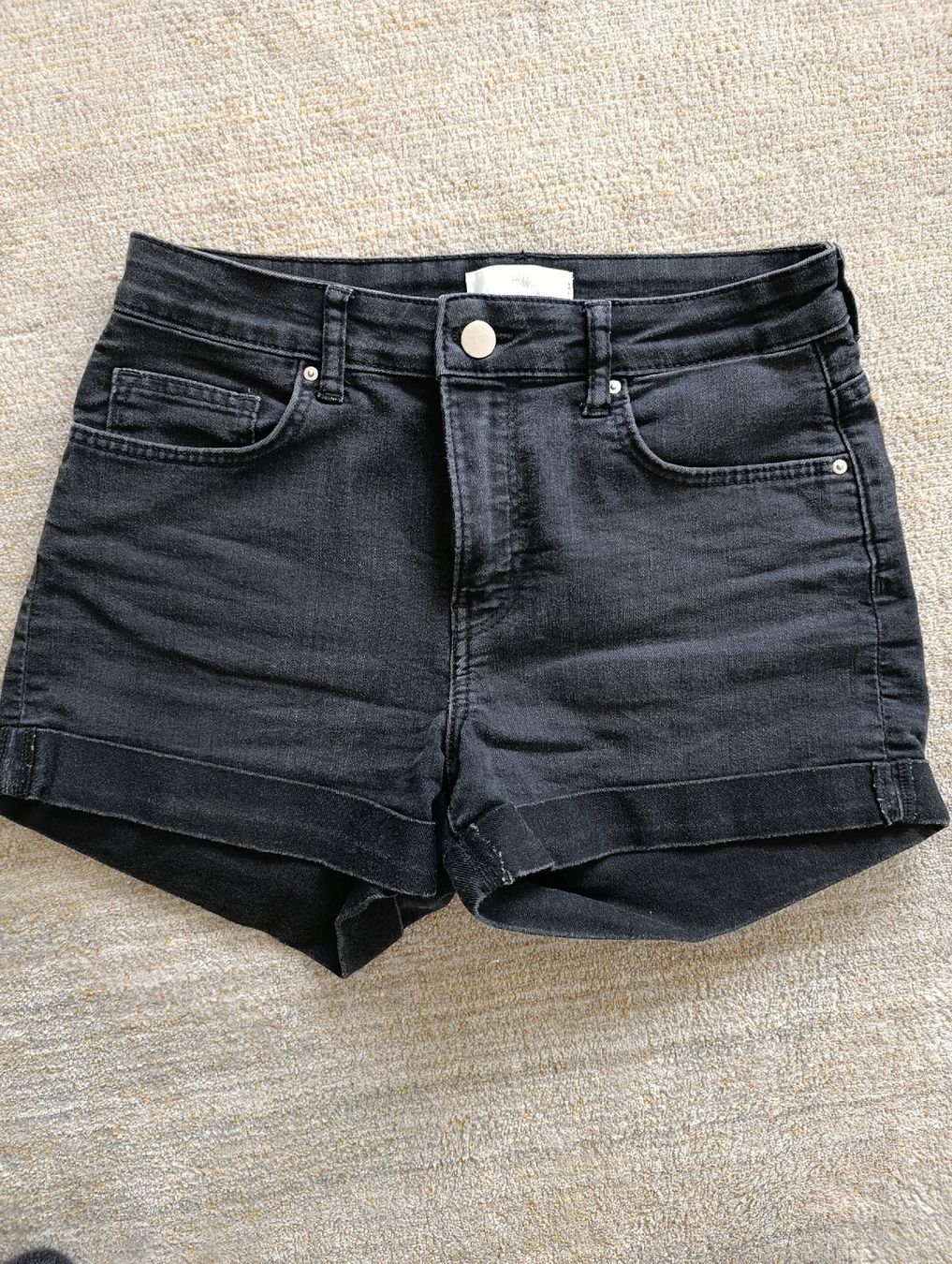 H&M Pantaloni: SHORT H&M GRIS FONCÉ 36 – Usato da Sierre venduto da shirley04 3