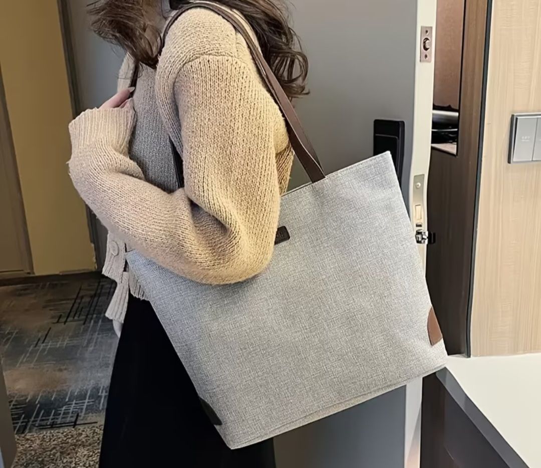 Taschen für Damen: Tasche Grau  – Gebraucht aus Egerkingen von Toengi01