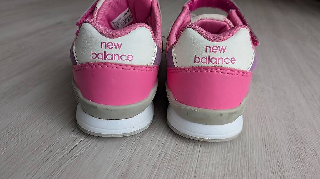 New Balance Scarpe per ragazze: New Balance Sneaker Grösse 30 – Usato da Ostermundigen venduto da lid_sg9q 1