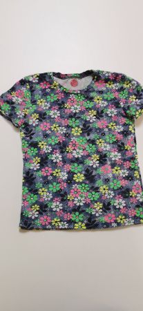 Sommerliches Handmade T-Shirt mit Blumenmuster, Gr. 128