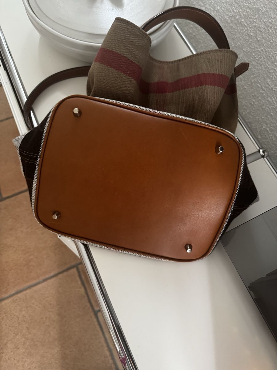 Borse da donna: Burberry Ashby Hobo Bag – Usato da Weiningen ZH venduto da petzu 1