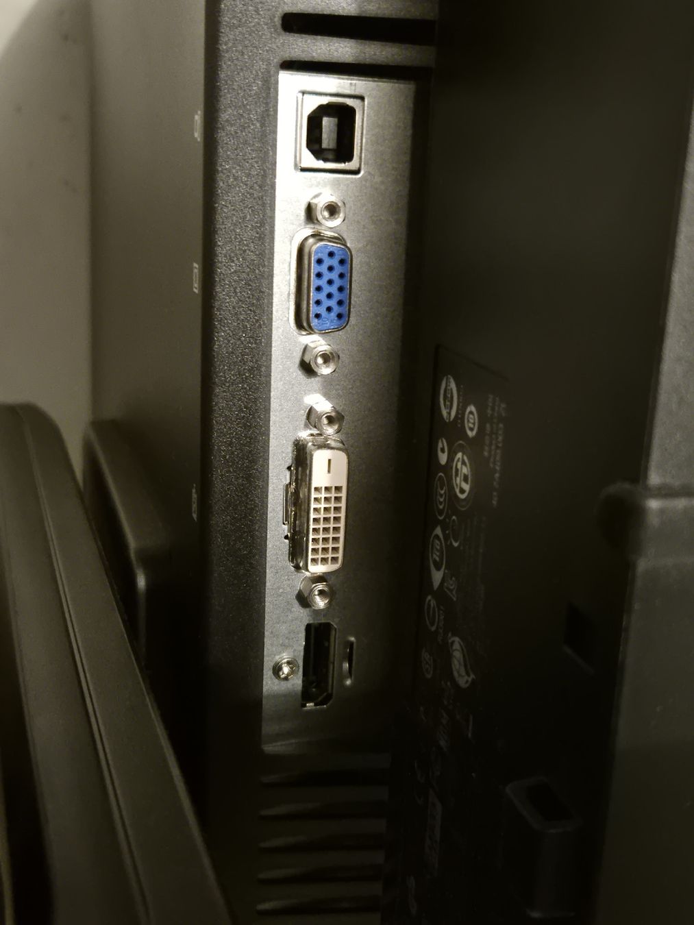 Hewlett Packard Monitor: HP Compaq LA2405x 24Zoll – Usato da Bassersdorf venduto da Stallone89 2