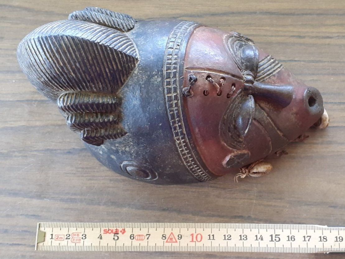 Arte internazionale: Maske Afrika antik – Usato da Mörschwil venduto da antiksalon21 2