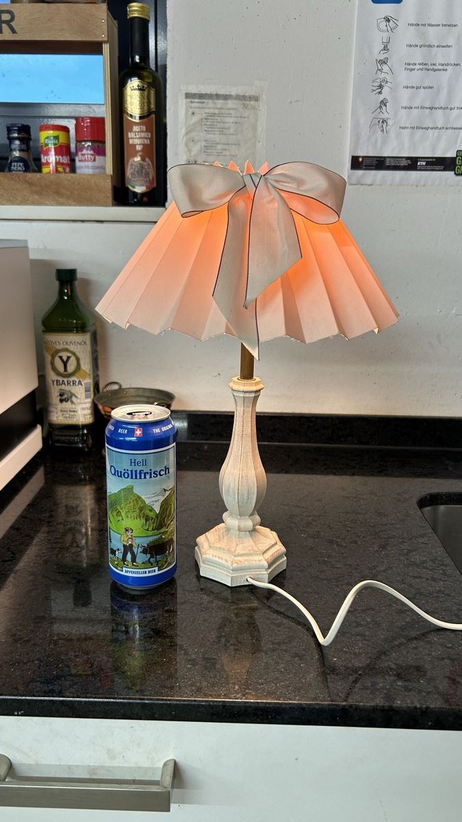 Lampen: Hübsche Nachttischlampe Création V. PIERRE Belgien – Gebraucht aus Rottenschwil von Yoshiworks 4