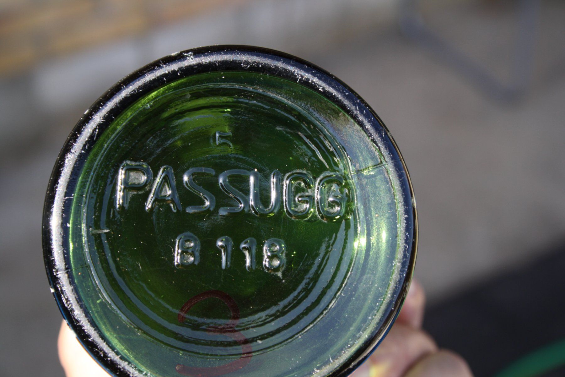 Gläser, Krüge & Flaschen: PASSUGGER BÜGELFLASCHE – Gebraucht aus Wauwil von Pneuedy 7