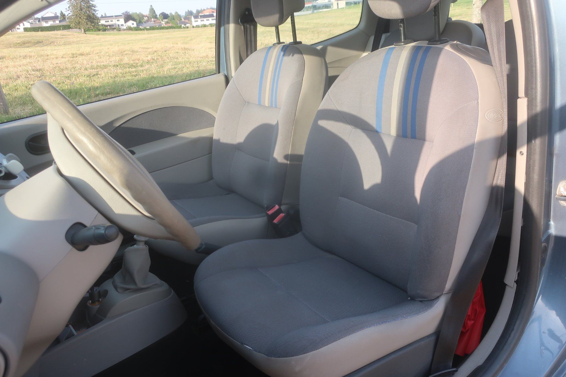 Renault Autos: Renault Twingo 1.2 16V – D'occasion à Les Bois par Jojo710 6