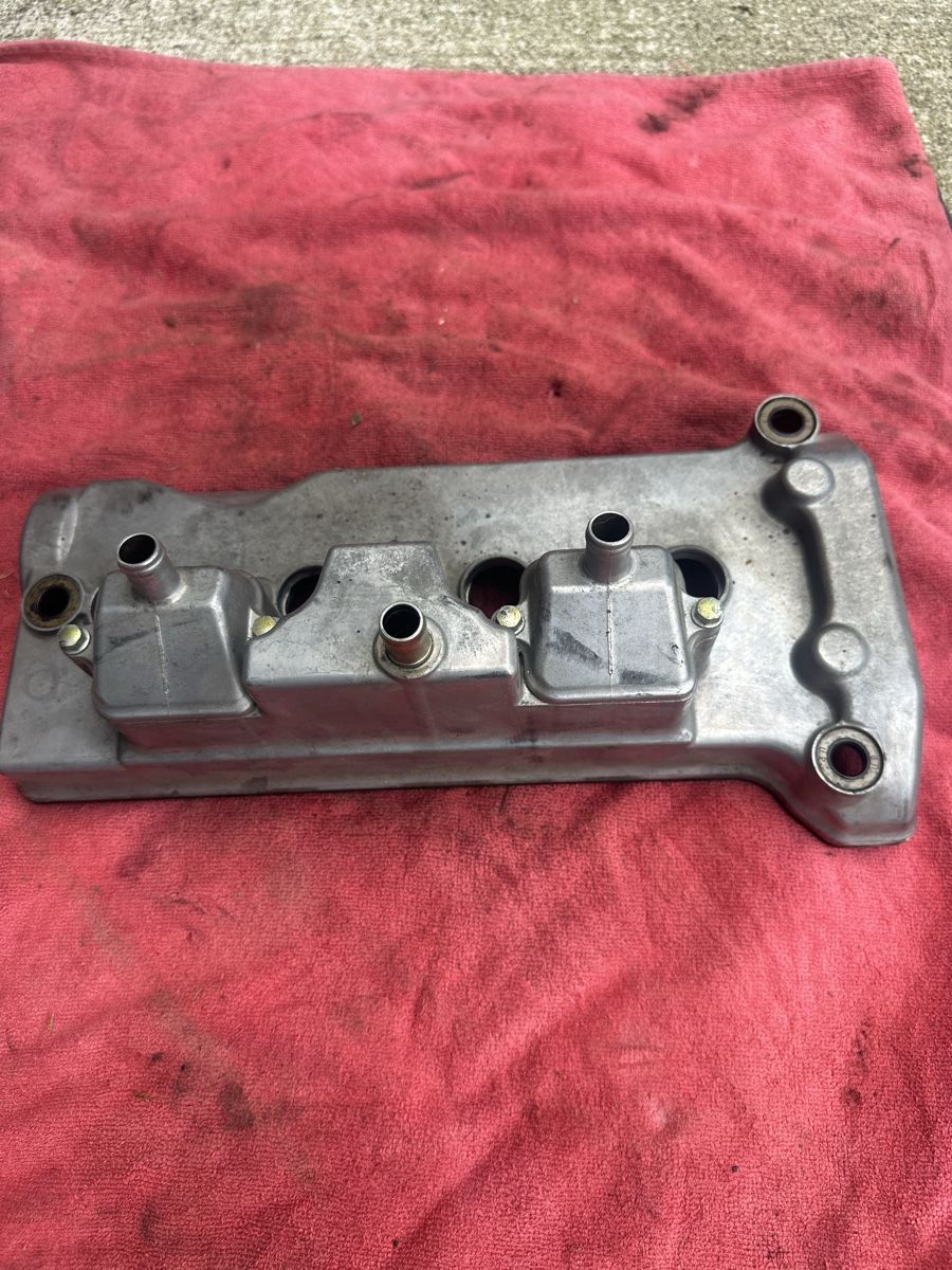 Honda Tutti i ricambio per moto: Cache culbuteur Honda CBR600RR PC37  – Usato da Domdidier venduto da Fmb_13 1