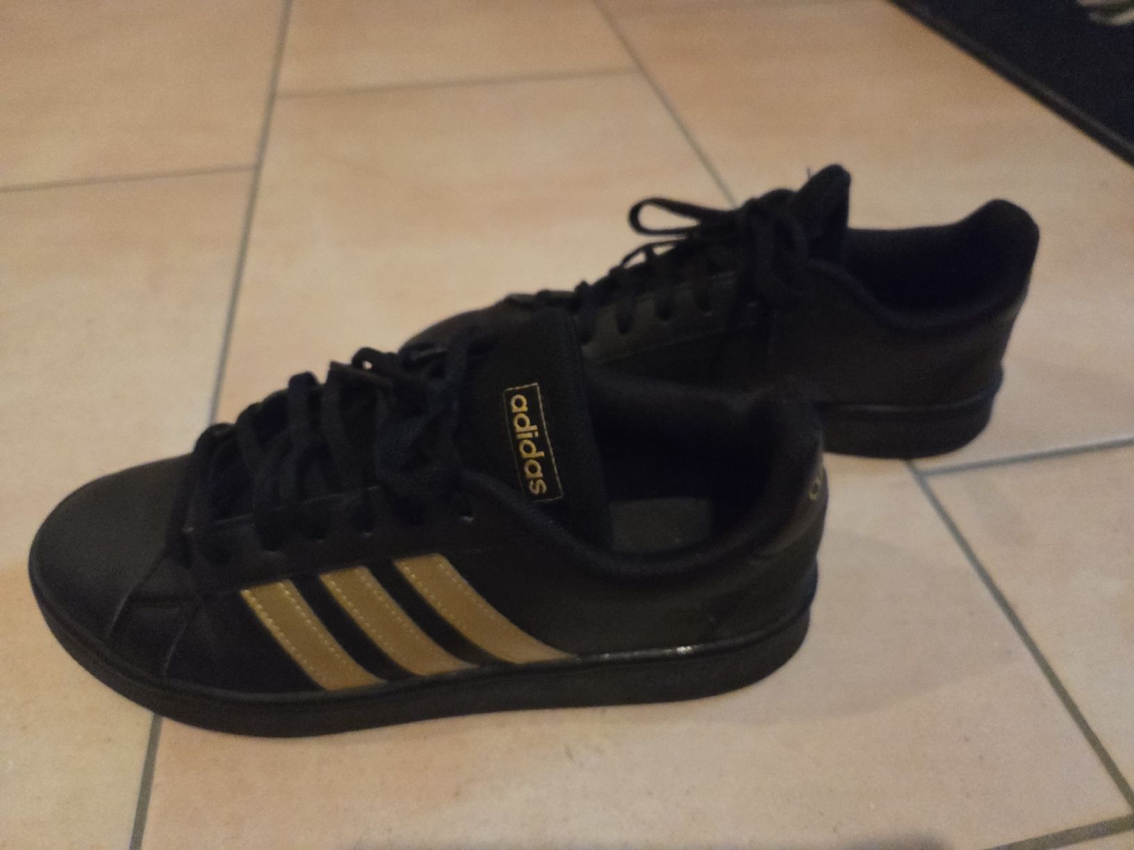 Adidas Scarpe da uomo: Adidas Schuh – Usato da Riggisberg venduto da and_w5yl 1