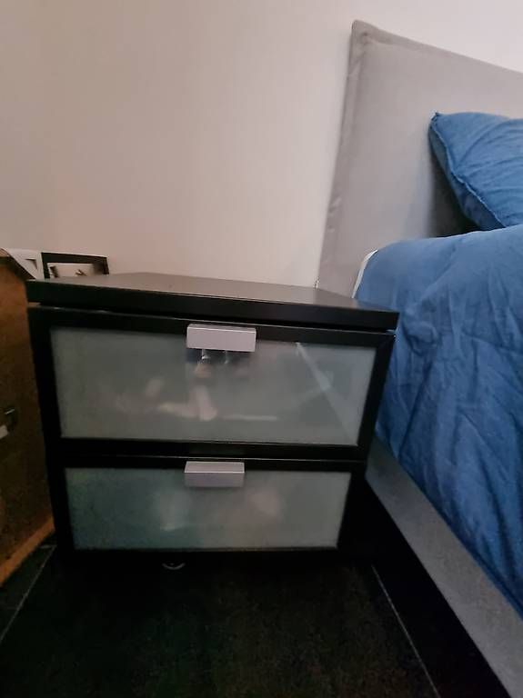 Armadi: Camera da letto completa- armadio, cassettiera e comodino – Usato da Tesserete venduto da sar_rt6f 2