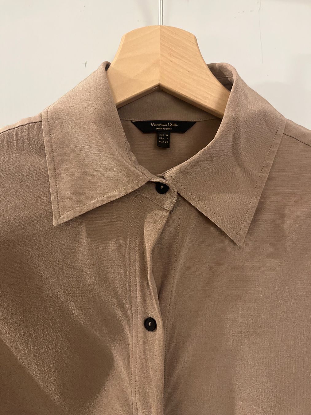 Massimo Dutti Camicette: Bluse / Massimo Dutti / Beige / 36 – Usato da Zürich venduto da laudomai 1