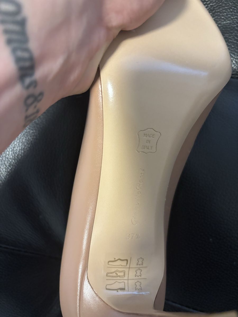 Gianvito Rossi Scarpe da donna: Gianvito Rossi Beige Pumps – Usato da Chur venduto da Cuteclothes7k 2
